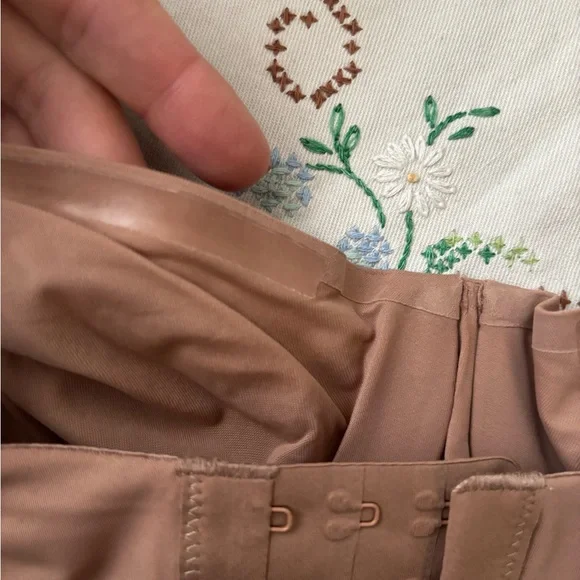 Skims Smoothing Unlined Strapless Bra- NWT- Sienna - Picture 6 of 7